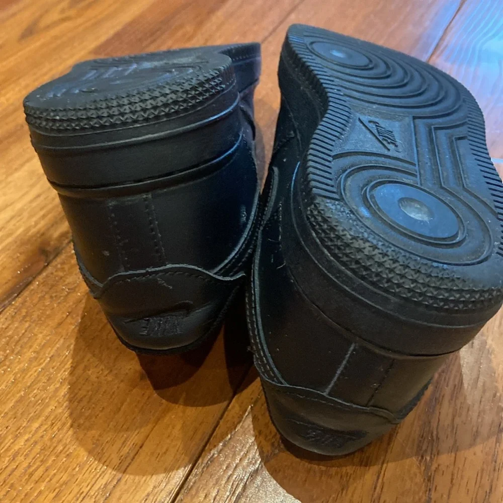 Kids Black Nike Sneakers - Picture 8 of 11